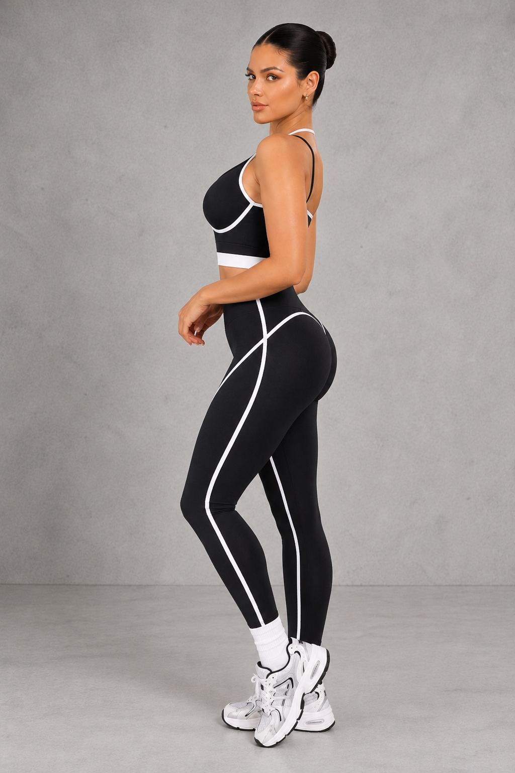 Sculp Contrast Trim Sports Bra & Bum Lift Leggings Set in Black – side view