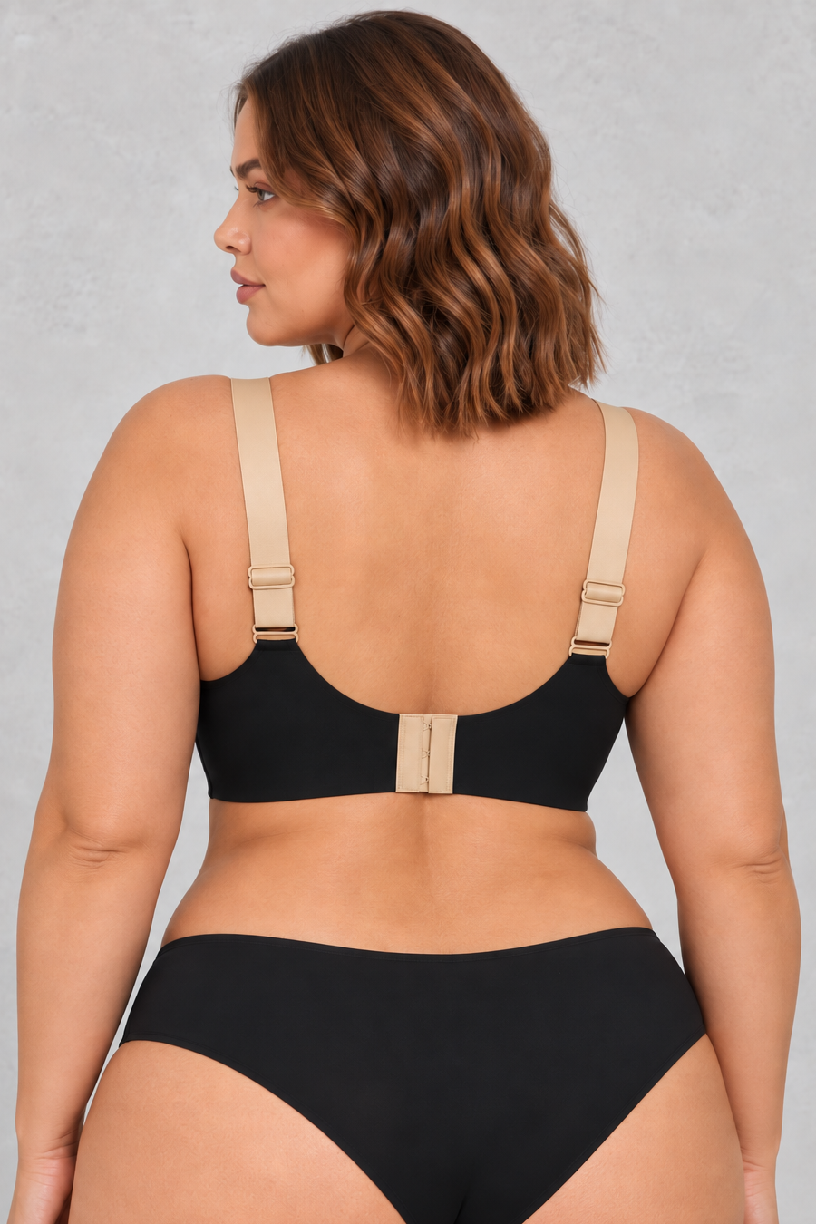 Sculp Wide-Strap Seamless Comfort Bra in Black – view 2