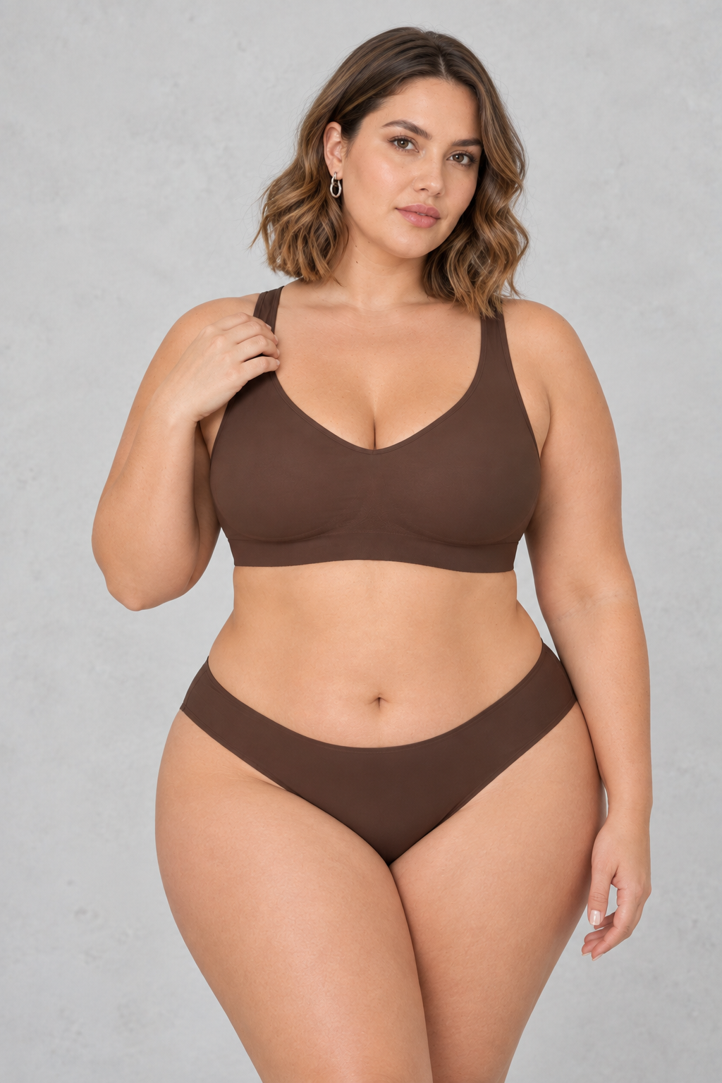 Sculp Seamless Wireless Bralette in Chocolate Brown – front