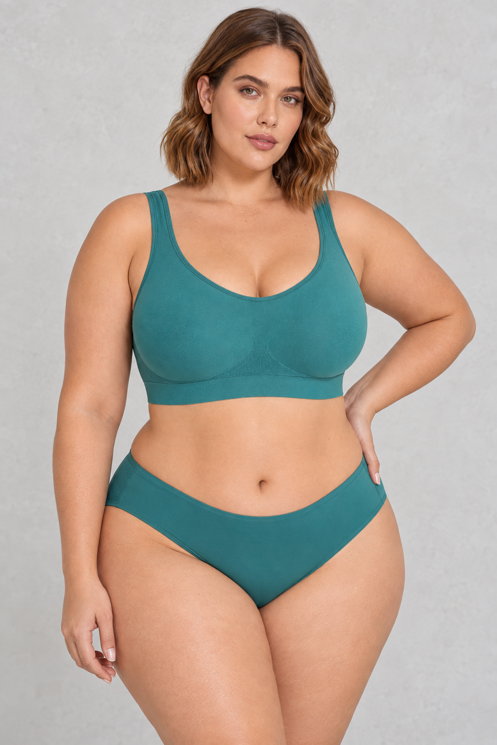 Sculp Seamless Wireless Bralette in Teal – front