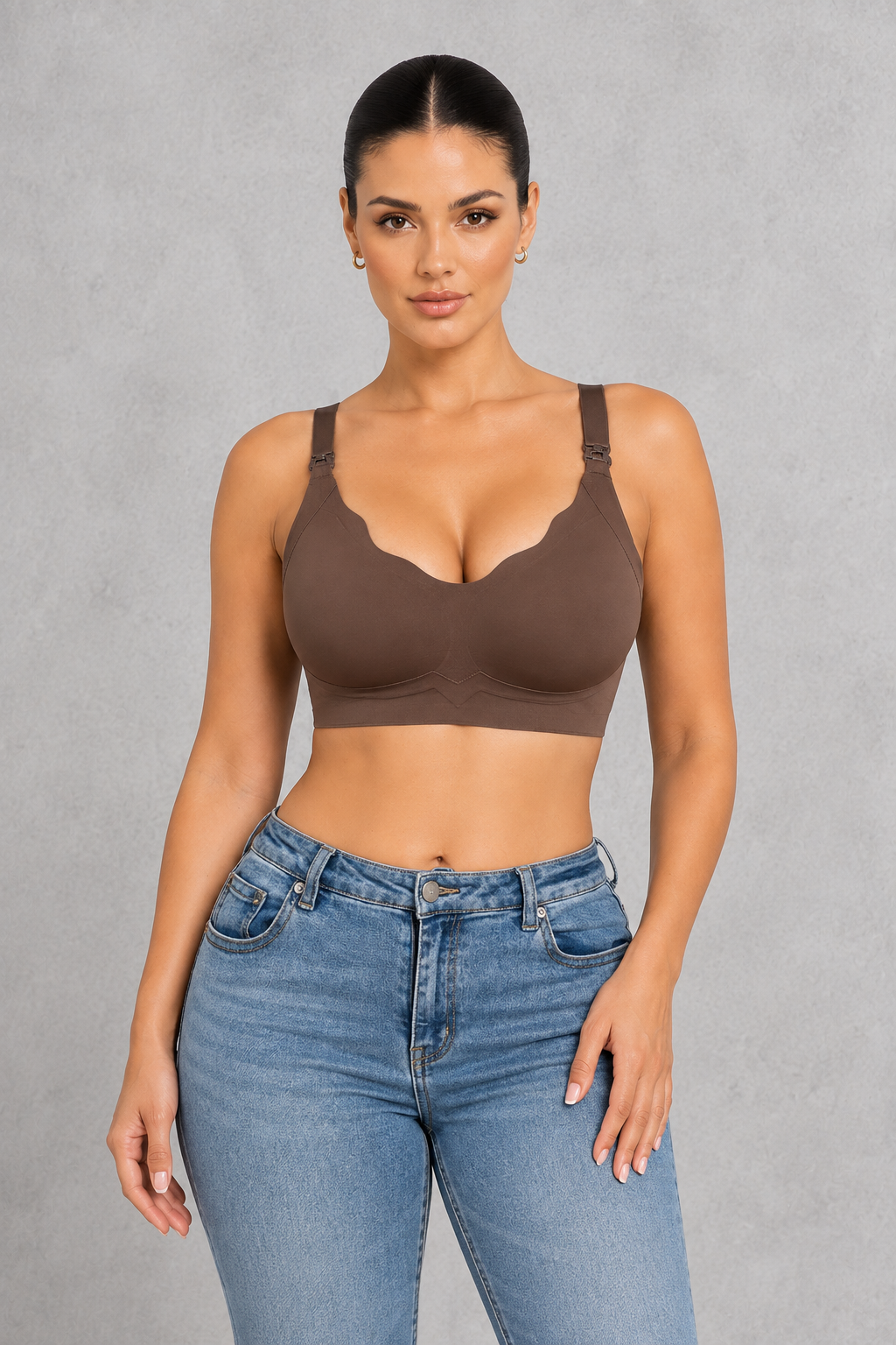 Seamless wireless nursing bra with scalloped V-neck and clip-down straps