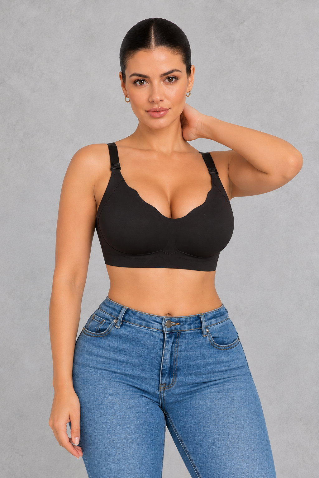 Seamless wireless nursing bra with scalloped V-neck and clip-down straps
