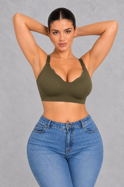 Seamless wireless nursing bra with scalloped V-neck and clip-down straps