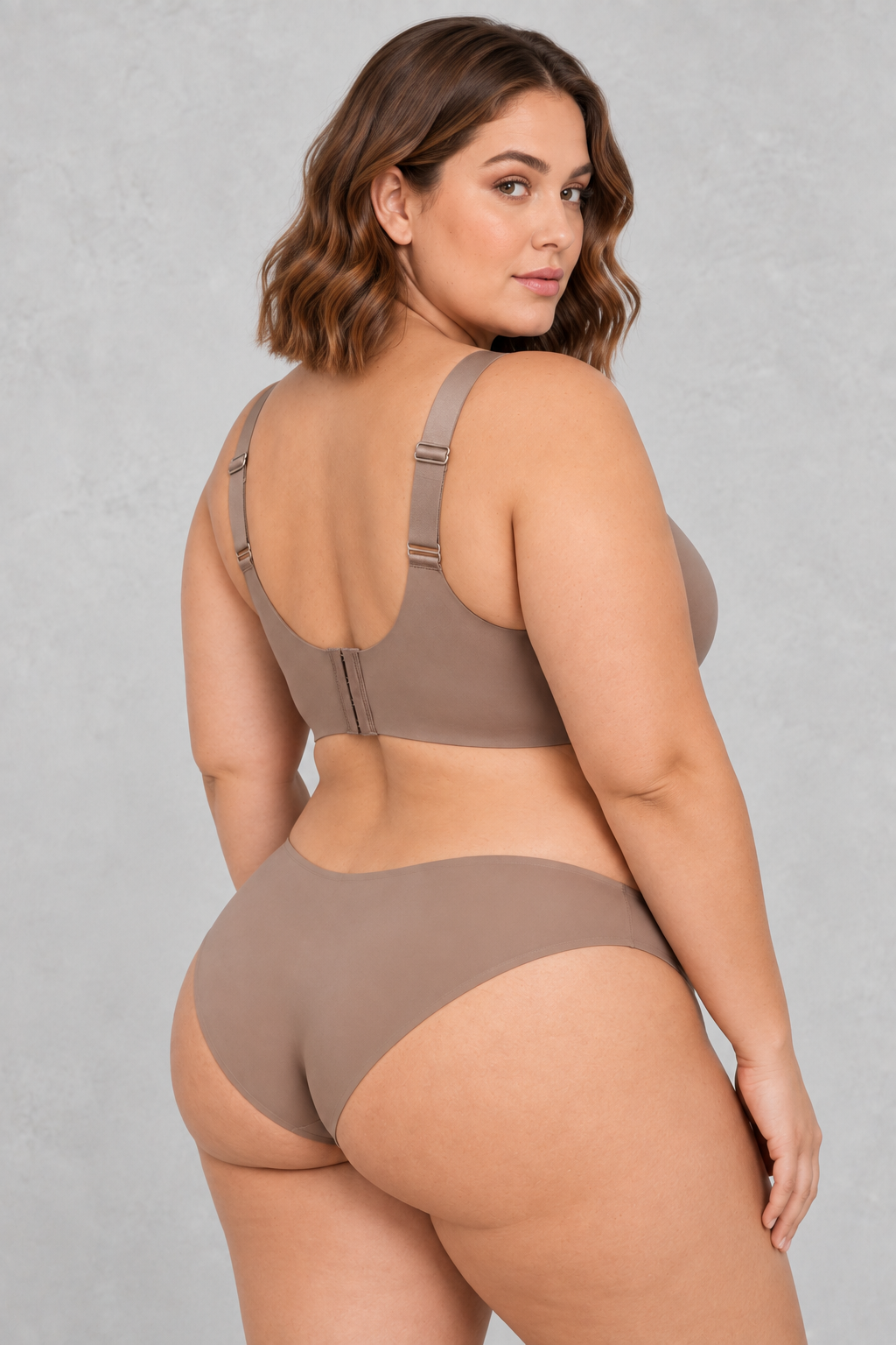Sculp Wireless Plunge Push-Up Bra in Taupe – back detail