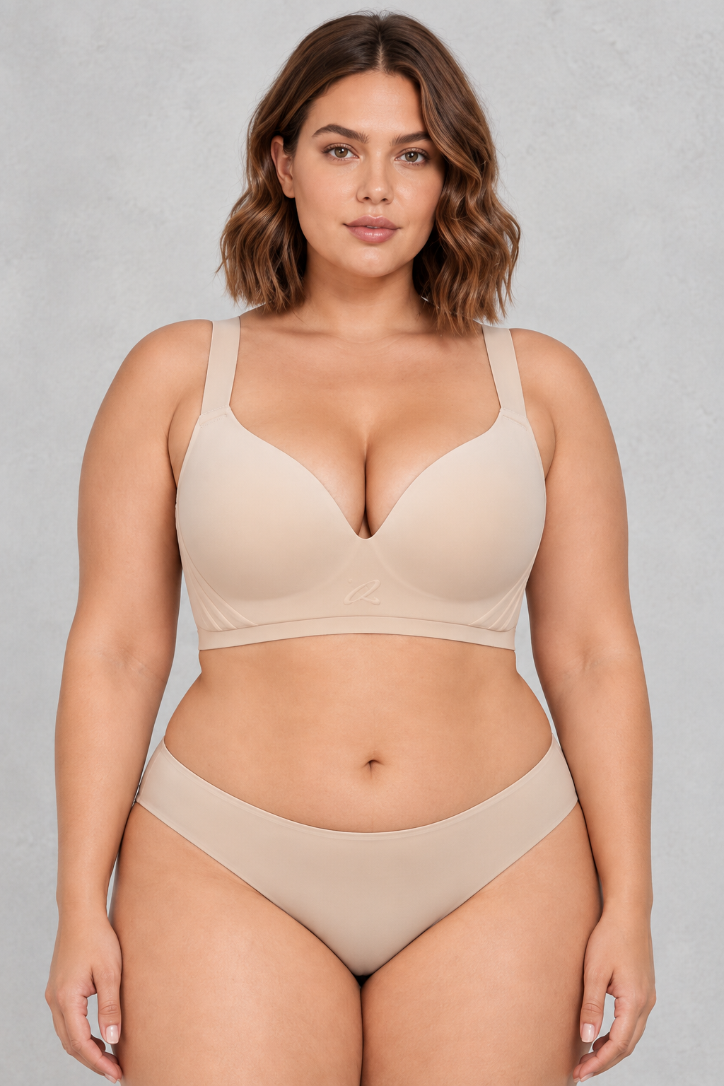 Sculp Wireless Plunge Push-Up Bra in Beige – front