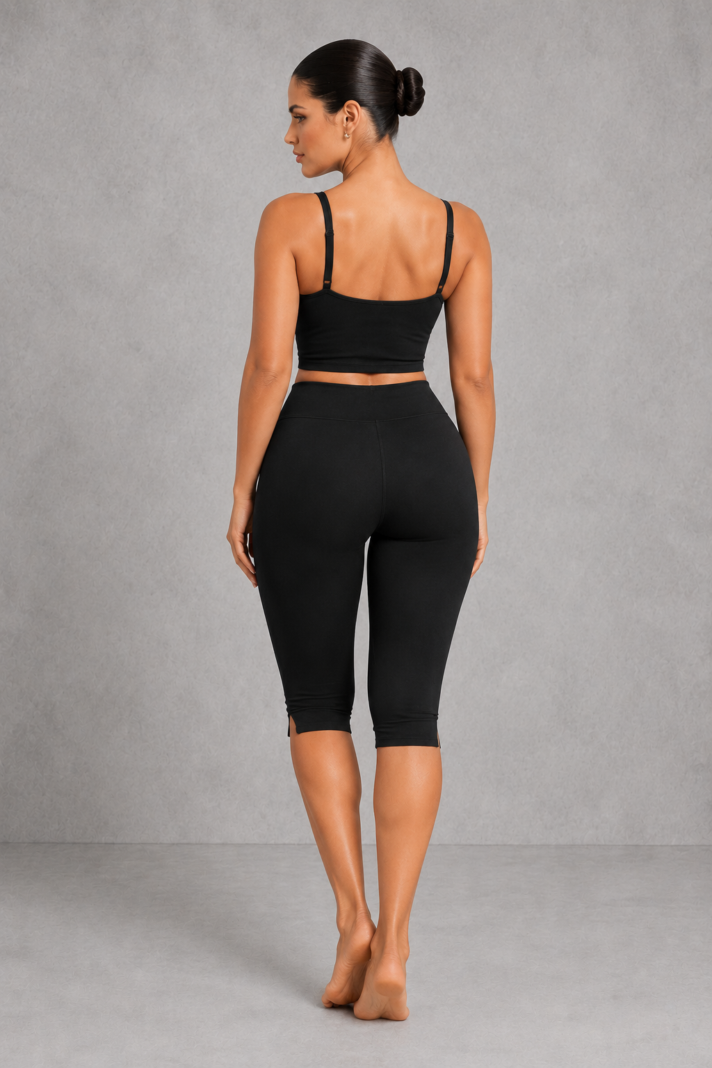 Sculp Split-Hem Capri Fitness Pants