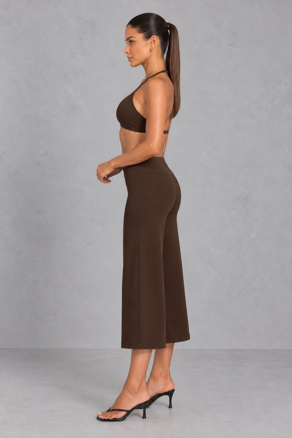 Sculp High-Waisted Wide-Leg Capri Pants