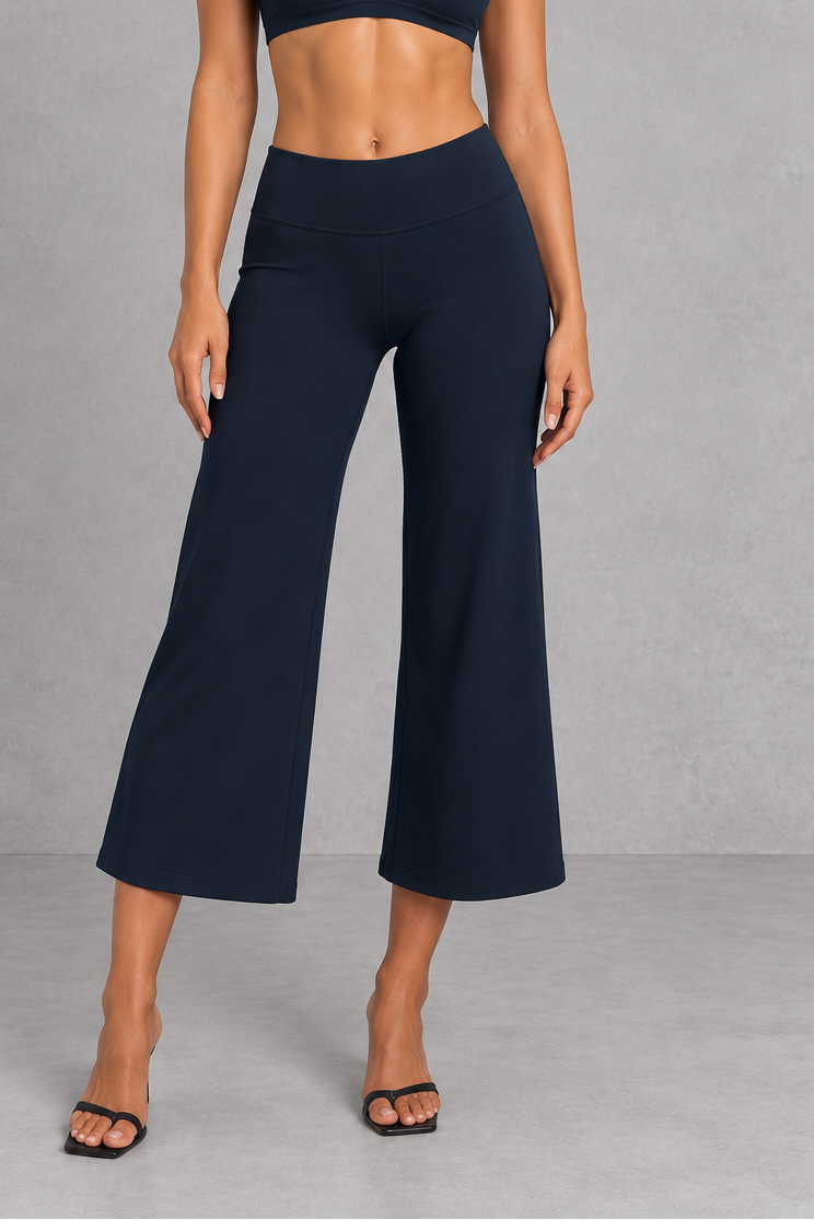 Sculp High-Waisted Wide-Leg Capri Pants