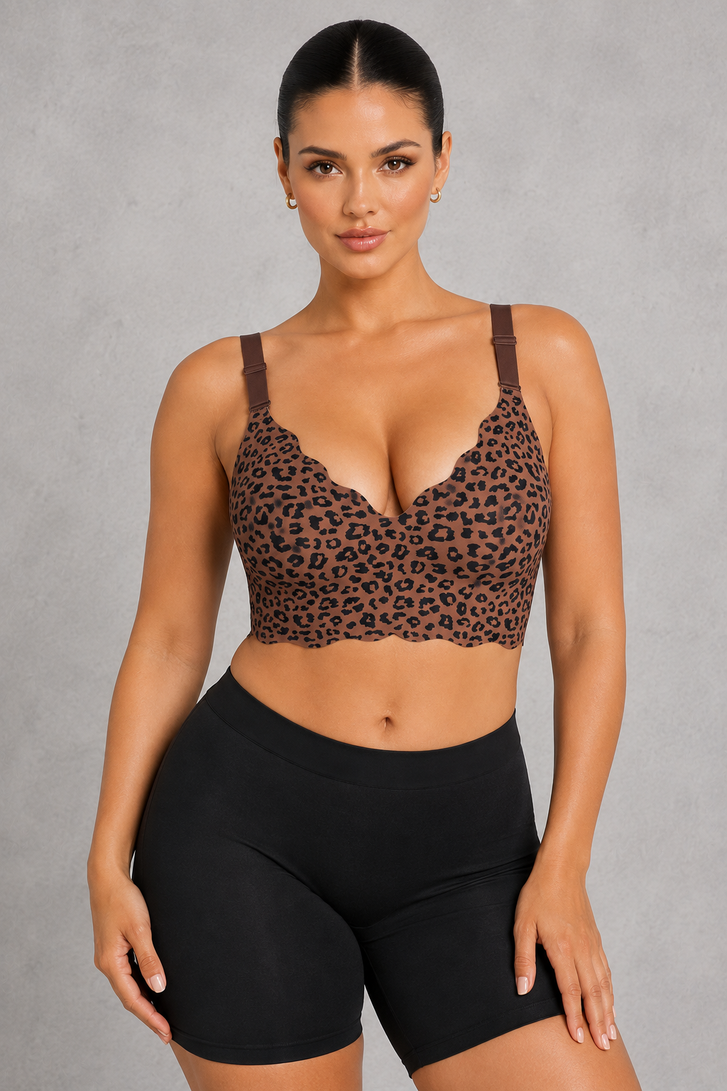 Sculp plus size leopard print seamless scalloped jelly bra – studio view