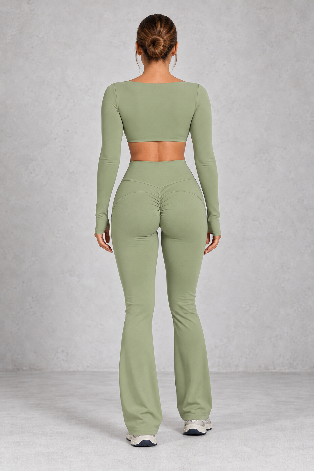 Sculp Flared Leggings Yoga Set in Green – back view showing scrunch bum