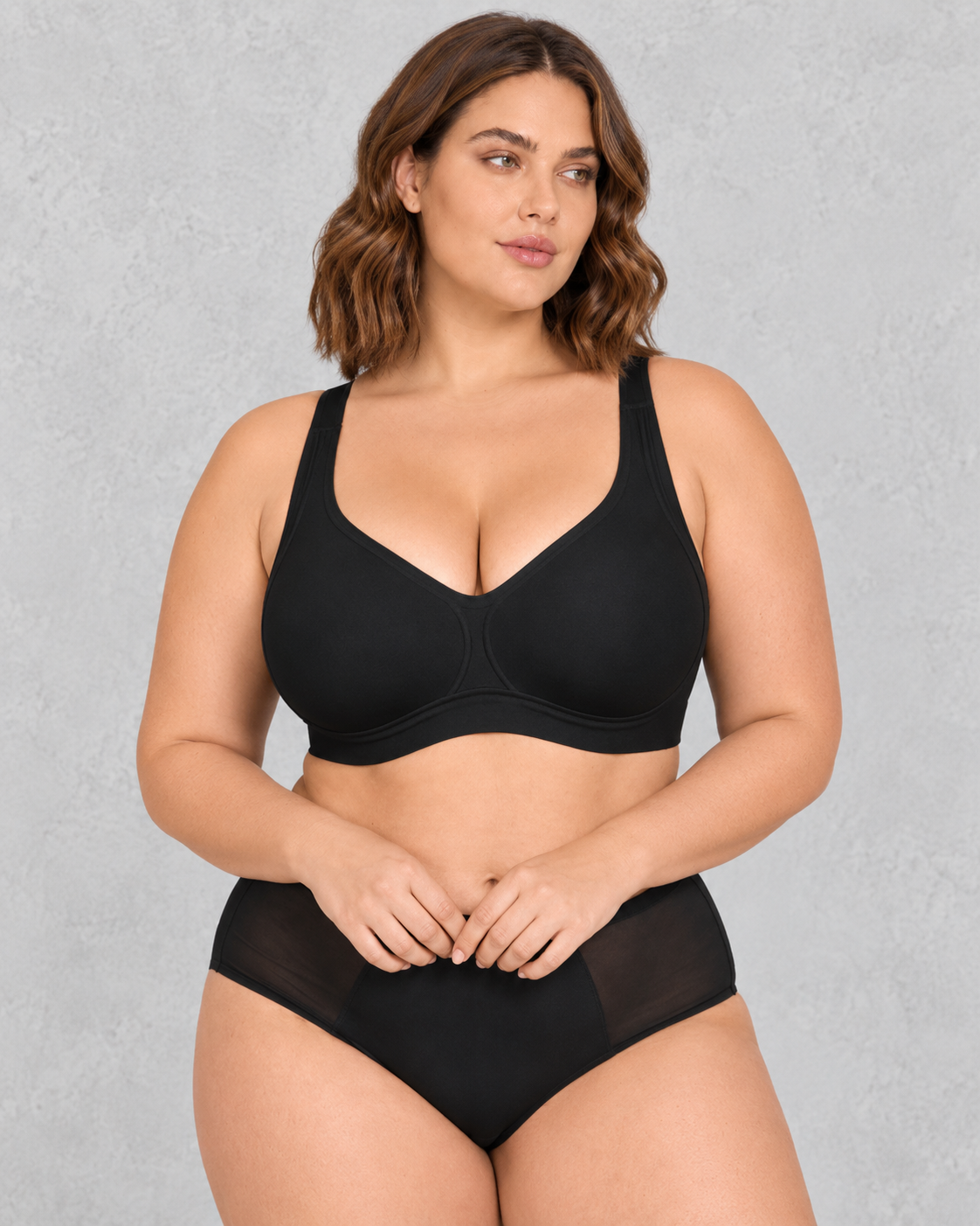 Sculp Seamless Sweetheart Wireless Bra in Black – front