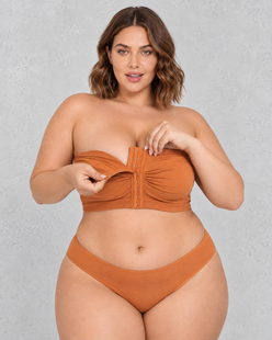 Sculp Strapless Front Closure Bandeau Bra in Rust – front