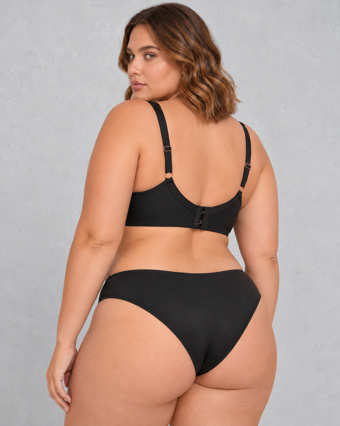 Sculp Seamless 3/4 Cup Push-Up Bra in Black – view 3