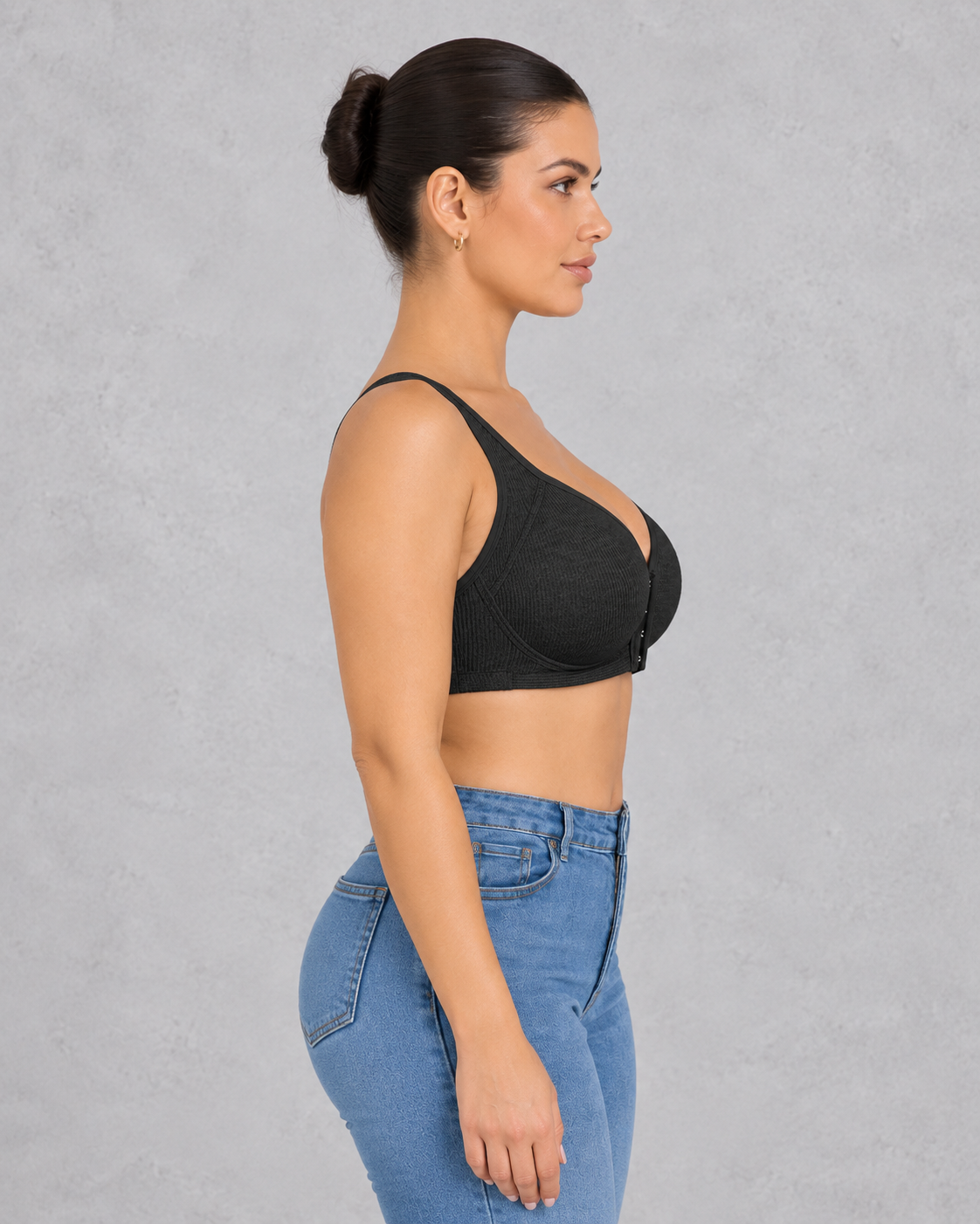 Front closure wireless bra with full-coverage cups and wide straps