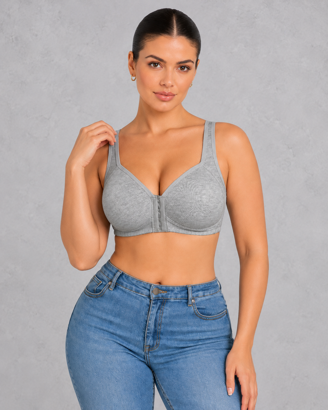 Front closure wireless bra with full-coverage cups and wide straps