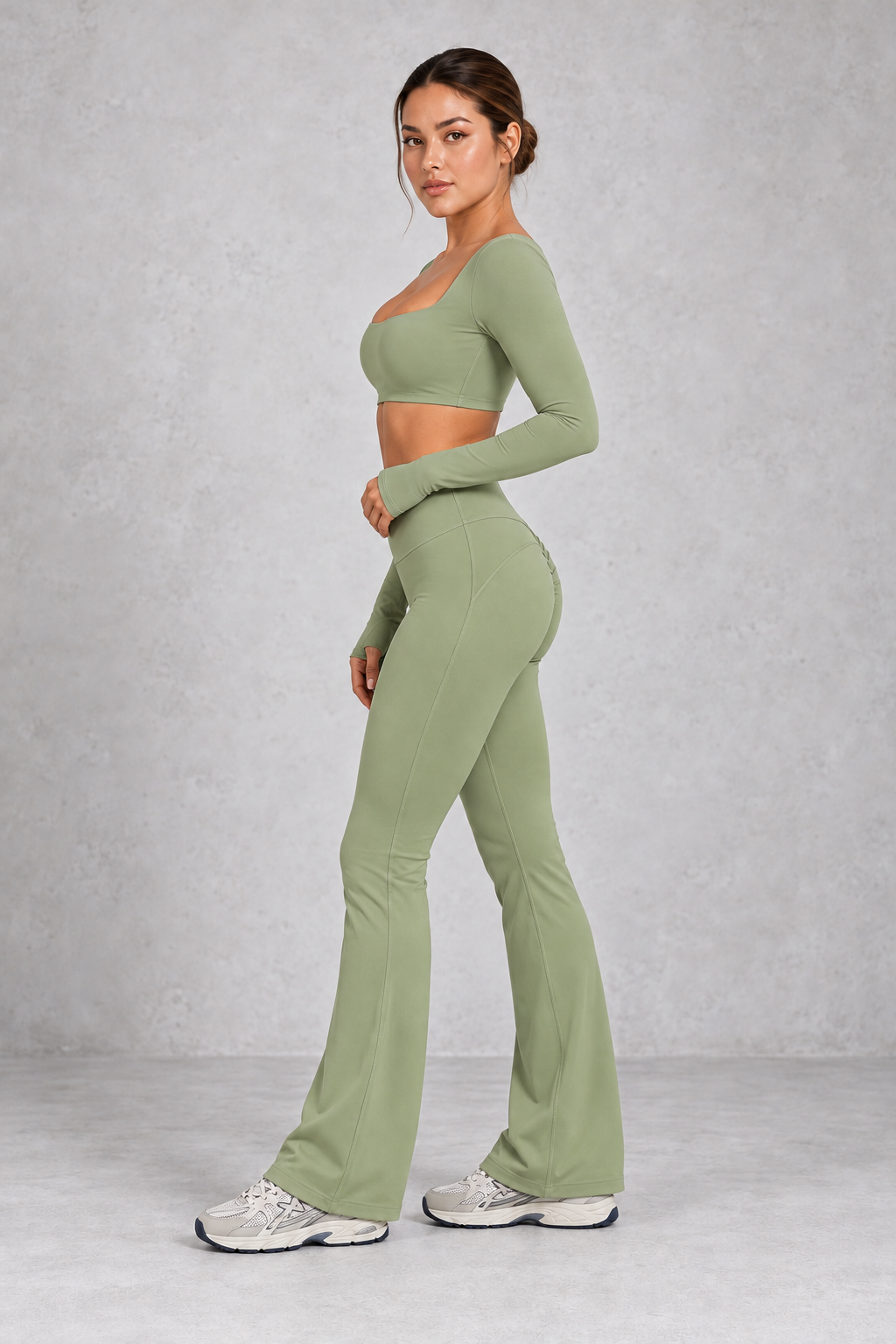 Sculp Flared Leggings Yoga Set in Green – side view